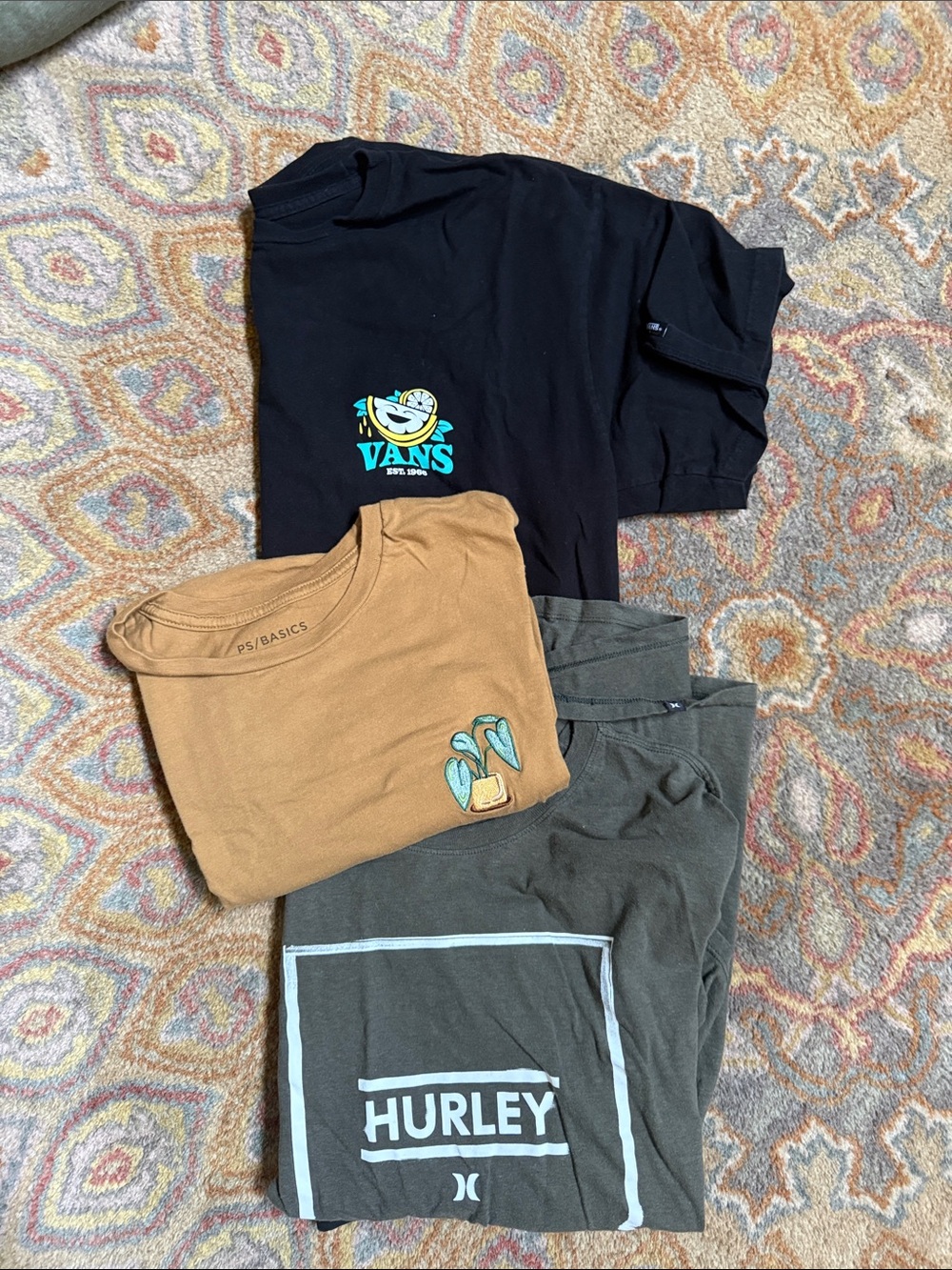 Vans Black, Hurley Olive and PacSun plant life Tee’s T-shirt